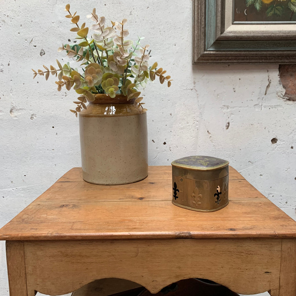 Vintage French Fleur-de-lis brass pot pourri / trinket box