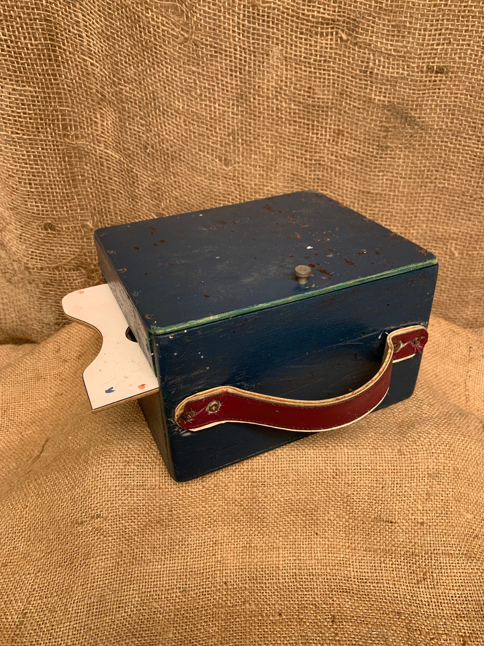Artists Box / portable easel with slide out palette
